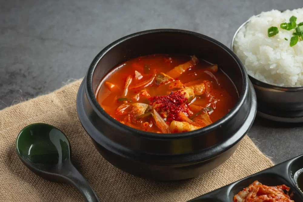 Manfaat makanan pedas bisa dirasakan kalau tidak dikonsumsi secara berlebihan