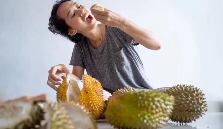 ilustrasi ibu hamil makan durian